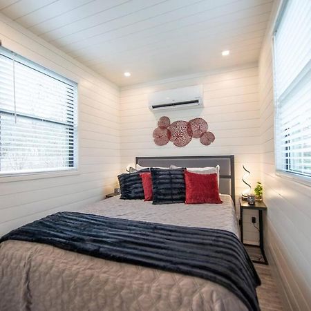 The Merlot House-Container Home 12 Min To Magnolia Bellmead Exterior photo