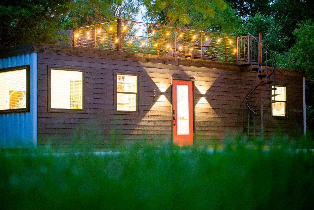 The Merlot House-Container Home 12 Min To Magnolia Bellmead Exterior photo